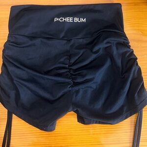 Women’s pcheebum black cross over waist scrunch bum shorts 3” size medium NWOT